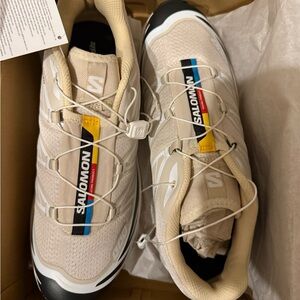 Salomon XT-6 Women’s Sneaker (Rainy Day/Black &White)